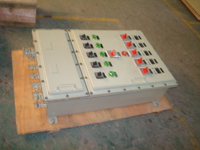 特價(jià)批發(fā)照明動(dòng)力配電箱、配電柜、電氣控制柜及無(wú)功補(bǔ)償裝置 瑞安市恒安電氣的專業(yè)優(yōu)勢(shì)